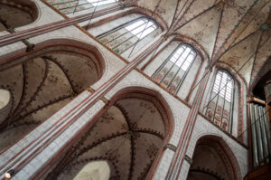 Blick zur Decke der Marienkirche in Lübeck - Bild in geringer Auflösung 300x199px