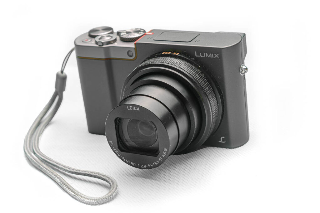Vorderseite der Panasonic DMC-TZ101 Lumix.