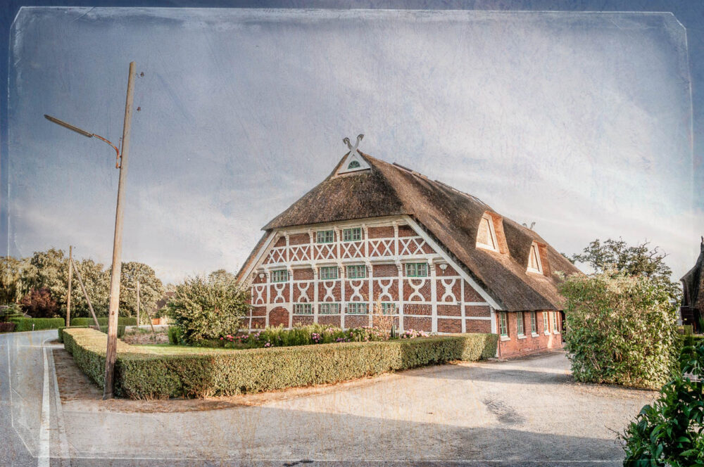 Ein schönes Fachwerkhaus am Neuengammer Hausdeich, der übrigens längsten Straße Hamburgs.