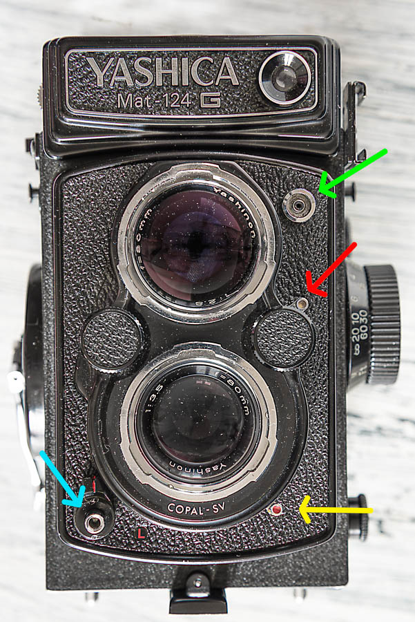 Gehäusefornt der analogen Mittelformtkamera Yashica Mat 124G