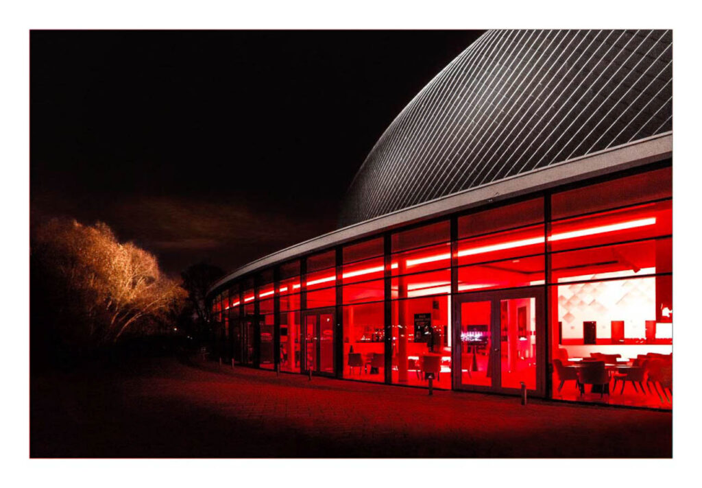 Stage Theater an der Elbe bei Nacht Stage Theater an der Elbe bei Nacht